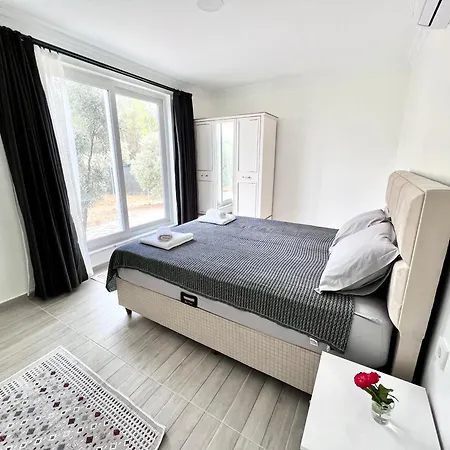 Osman Aga Muestakil Goecek Siralibuek Villalari Villa *